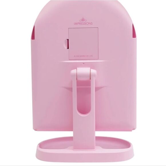 Impressions X Hello Kitty & Friends "Core" Arch Trifold - Picture 4 of 11